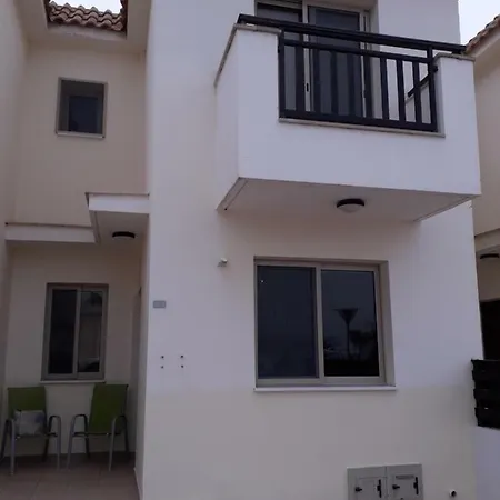 Дом отдыха Polyxenia House *