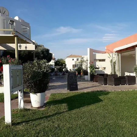 Дом отдыха Polyxenia House *