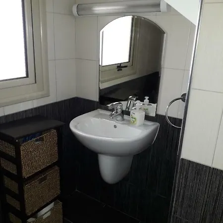 Дом отдыха Polyxenia House *